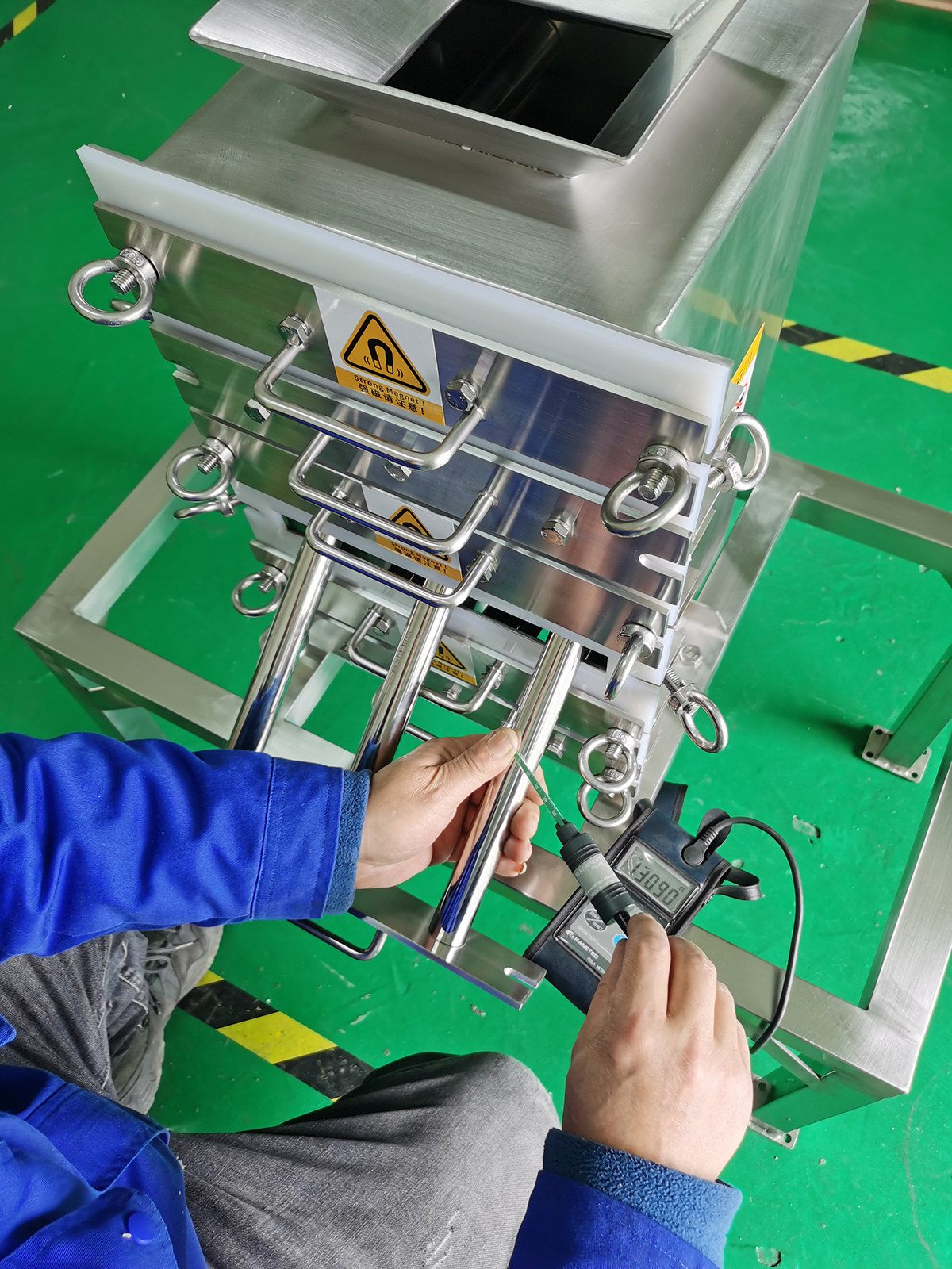 上海<a href=/ target=_blank class=infotextkey>三奈磁業</a>粉體除鐵器 抽屜式